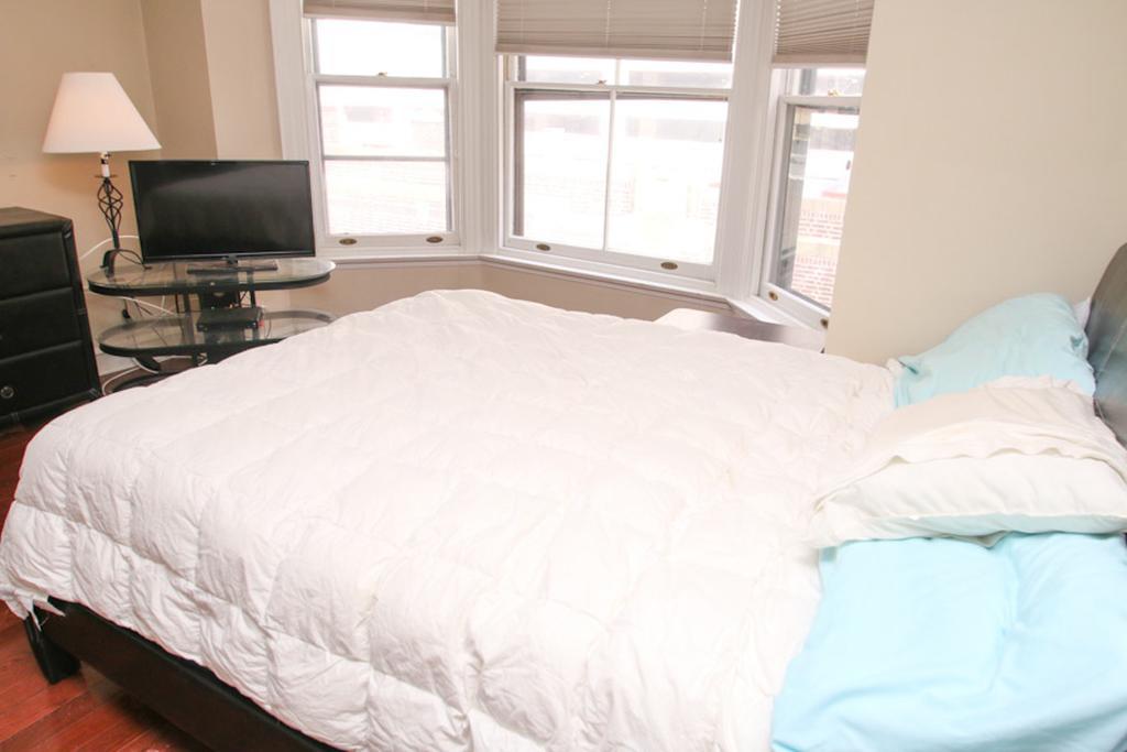 Luxury 2 Bedroom By Rittenhouse Philadelphia Room photo